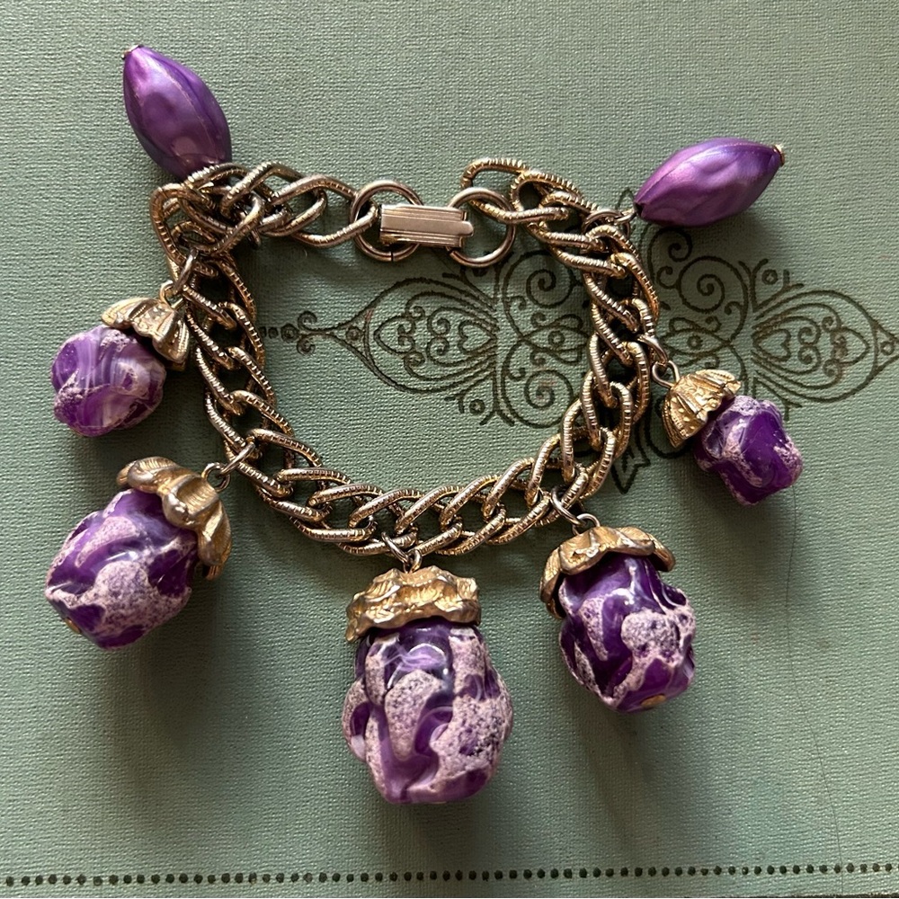 IMMACULATE MIDCENTURY faux amethyst CHARM BRACELET - excellent vintage